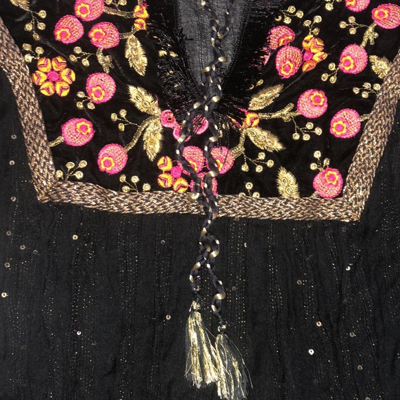 Country bohemian sequin floral embroidered tunic top - Picture 3 of 8